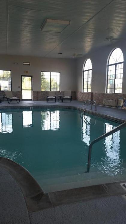 Quality Inn & Suites - image 14