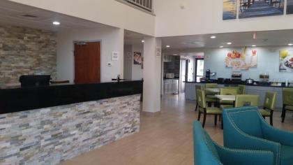 Quality Inn & Suites - image 2