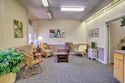 Downtown mount Vernon Apt   20 mi to Vineyard Ohio