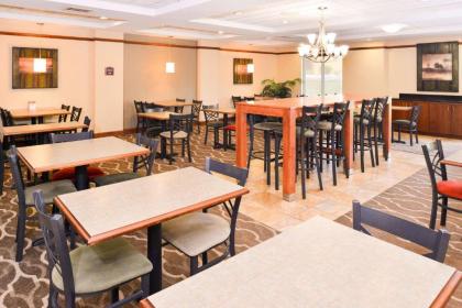 Comfort Suites Mount Vernon - image 13