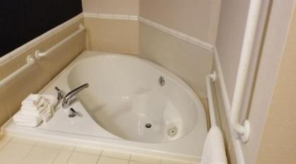 Fairfield Inn & Suites Mount Vernon Rend Lake - image 6