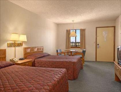 Days Inn by Wyndham Mountain Grove - image 6
