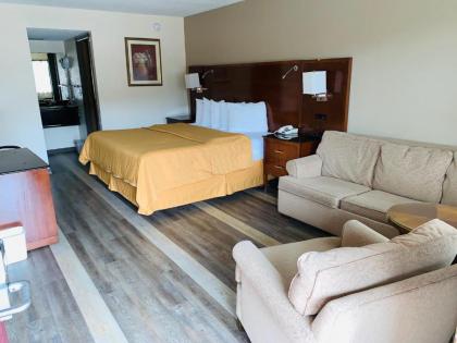 Royal Inn & Suites - image 5