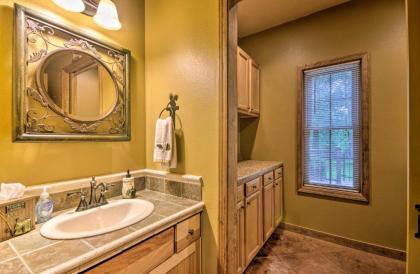 Spacious Family Home with Fire Pit on Norfork Lake! - image 13