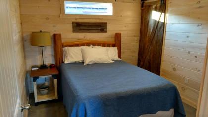 Knotty Squirrel Cabins - image 15