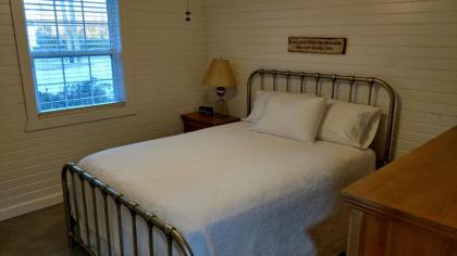 Knotty Squirrel Cabins - image 8