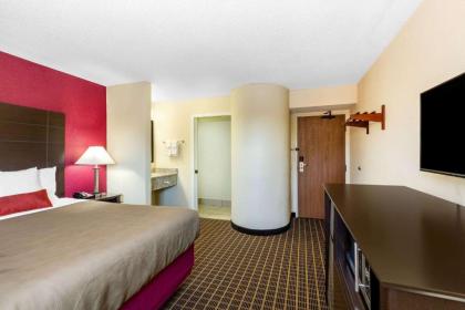 Baymont Inn & Suites by Wyndham Mukwonago - image 15