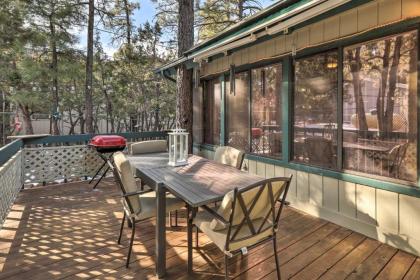 munds Park Cabin Retreat with Furnished Deck