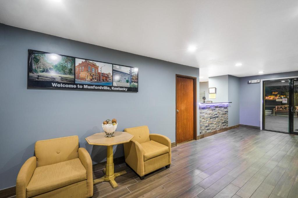Super 8 by Wyndham Munfordville KY - main image