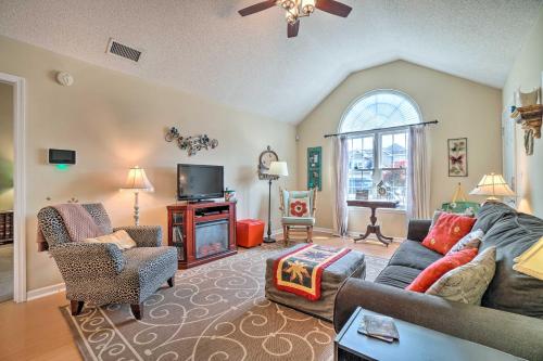 Enchanting Murfreesboro Cottage with Garden! - image 2