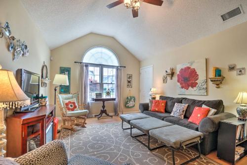 Enchanting Murfreesboro Cottage with Garden! - image 3
