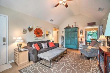 Enchanting Murfreesboro Cottage with Garden! - image 4