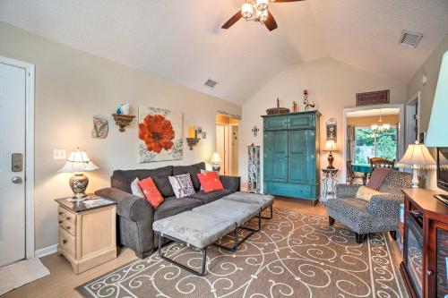 Enchanting Murfreesboro Cottage with Garden! - image 4