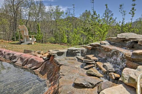 Murphy Castle of Joy on 11 Acres with Hot Tub! - image 2
