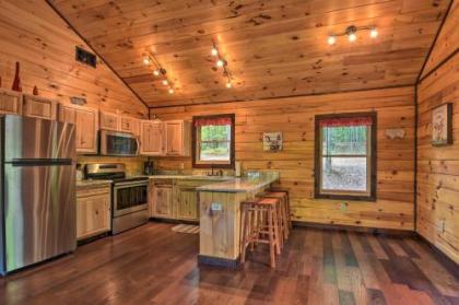 Cozy Log Cabin with Private Deck 8 mi to murphy murphy North Carolina