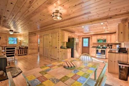 Secluded Cabin with Deck 13 Miles to Downtown Murphy - image 5