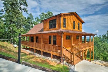 Spacious Murphy Cabin with Decks and Wooded Views!