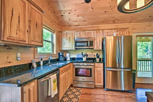 Custom Mtn Cabin by Hiking and Motorcycle Routes! - image 4