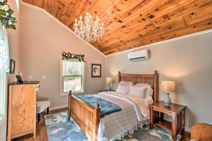 Hidden Murphy Cottage with Hot Tub Pool and Grill - image 10