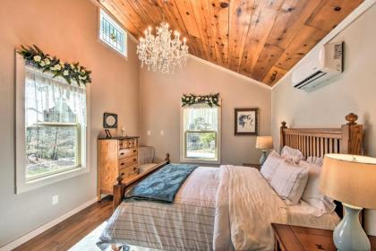 Hidden Murphy Cottage with Hot Tub Pool and Grill - image 11