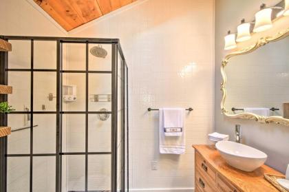 Hidden Murphy Cottage with Hot Tub Pool and Grill - image 13