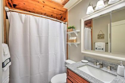 Hidden Murphy Cottage with Hot Tub Pool and Grill - image 15