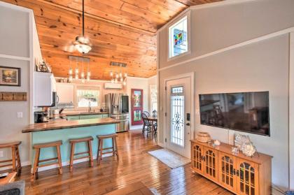Hidden Murphy Cottage with Hot Tub Pool and Grill - image 5