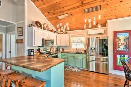 Hidden Murphy Cottage with Hot Tub Pool and Grill - image 6