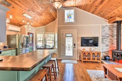 Hidden Murphy Cottage with Hot Tub Pool and Grill - image 7