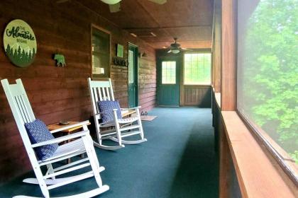 Expansive Murphy Cabin with Sunroom Near Creek! - image 2