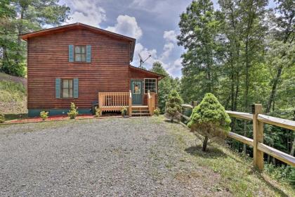 Expansive Murphy Cabin with Sunroom Near Creek! - image 5