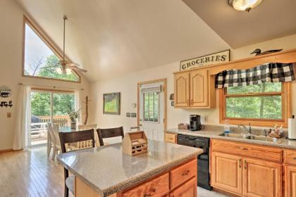 Expansive Murphy Cabin with Sunroom Near Creek! - image 8