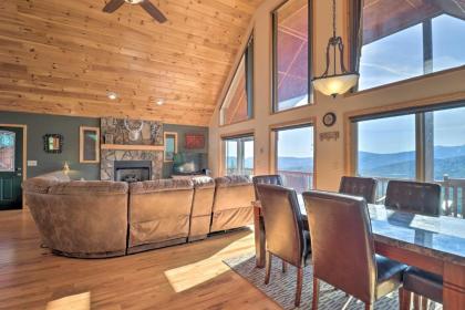 Unparalleled Mtn Views Spacious Cabin in NC! - image 2