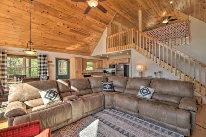Unparalleled Mtn Views Spacious Cabin in NC! - image 4