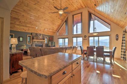 Unparalleled Mtn Views Spacious Cabin in NC! - image 8