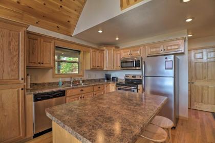 Unparalleled Mtn Views Spacious Cabin in NC! - image 9