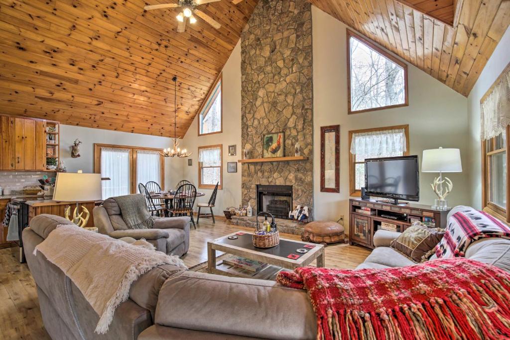 Smoky Mtn Cabin with Fire Pit Hike and Fish! - main image