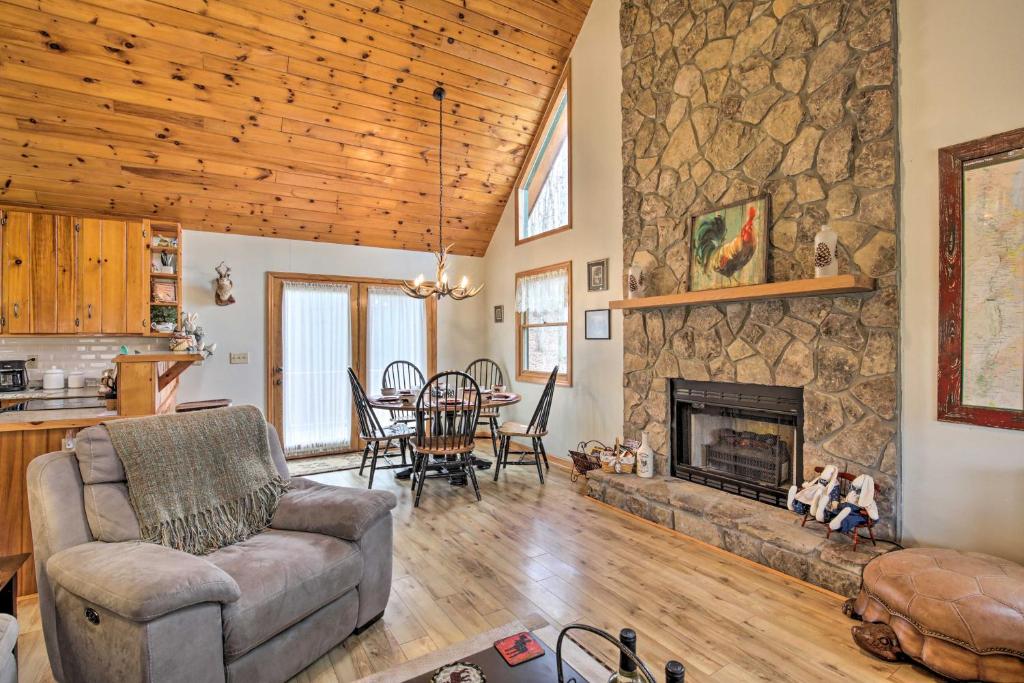 Smoky Mtn Cabin with Fire Pit Hike and Fish! - image 4