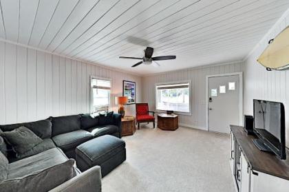 Renovated Coastal Cottage Near Beach & Marsh Walk home