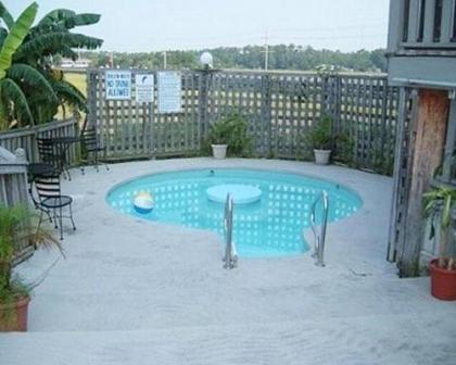 Resort Inn With Dramatic Sunset Views in Garden City Beach