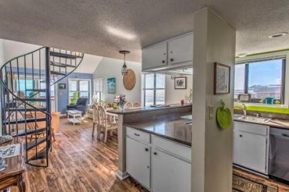 Beach Lovers Haven Oceanfront Condo with Pool - image 4