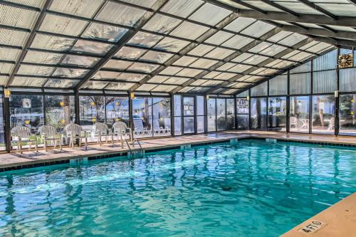 Beachy Bermuda Bay Getaway Dine Shop Golf! - main image