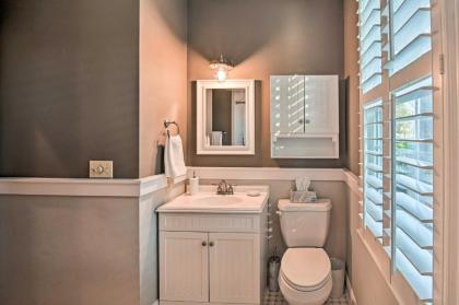 Charming Cottage Near Golf Courses and Marsh Walk! - image 18