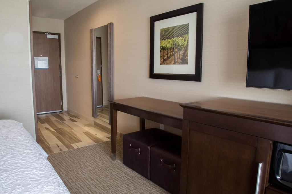 Hampton Inn & Suites Murrieta - image 5