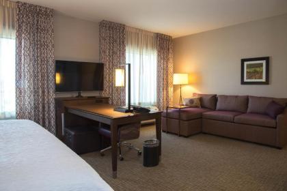 Hampton Inn & Suites Murrieta - image 9