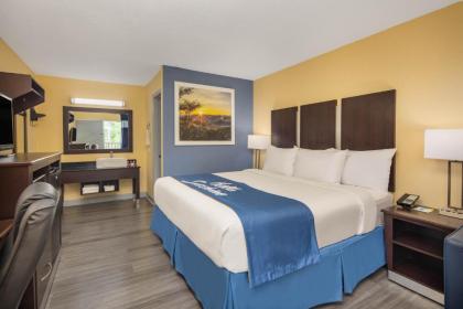 Days Inn by Wyndham Muscle Shoals - image 11