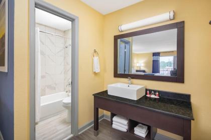 Days Inn by Wyndham Muscle Shoals - image 6