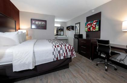 Red Roof Inn Muscle Shoals - image 11