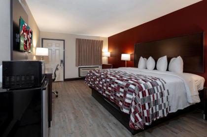 Red Roof Inn Muscle Shoals - image 12