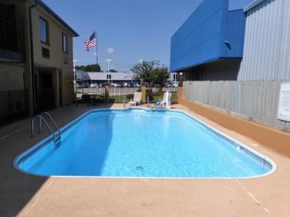 Red Roof Inn Muscle Shoals - image 4